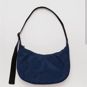 Baggu Medium Nylon Crescent Bag in Navy